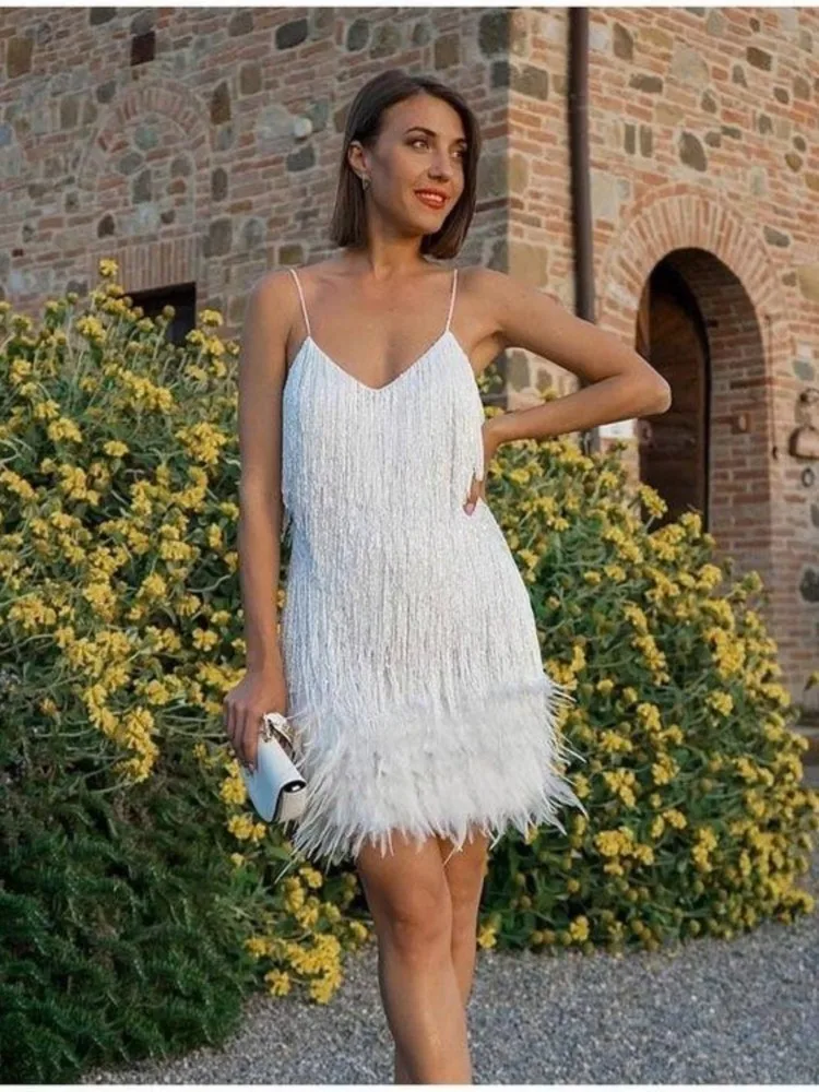 Ausländischen Stil Quaste Pailletten Kleid Für Frau Mode Schlinge Sexy V-ausschnitt Feder Spleißen Mini Kleider Damen Party Prom Vestidos