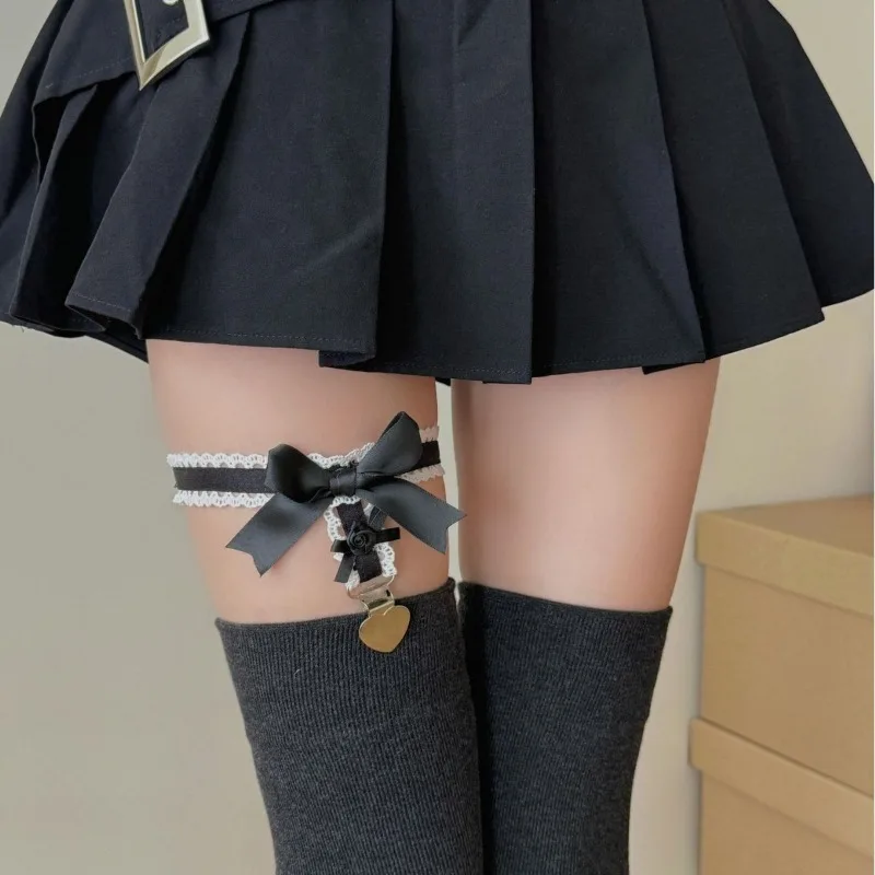 Liga de pierna de corazón rosa con lazo negro coreano, joyería hasta el muslo de encaje para moda alternativa, accesorio de arnés Sexy para chica guuda, 1 unidad
