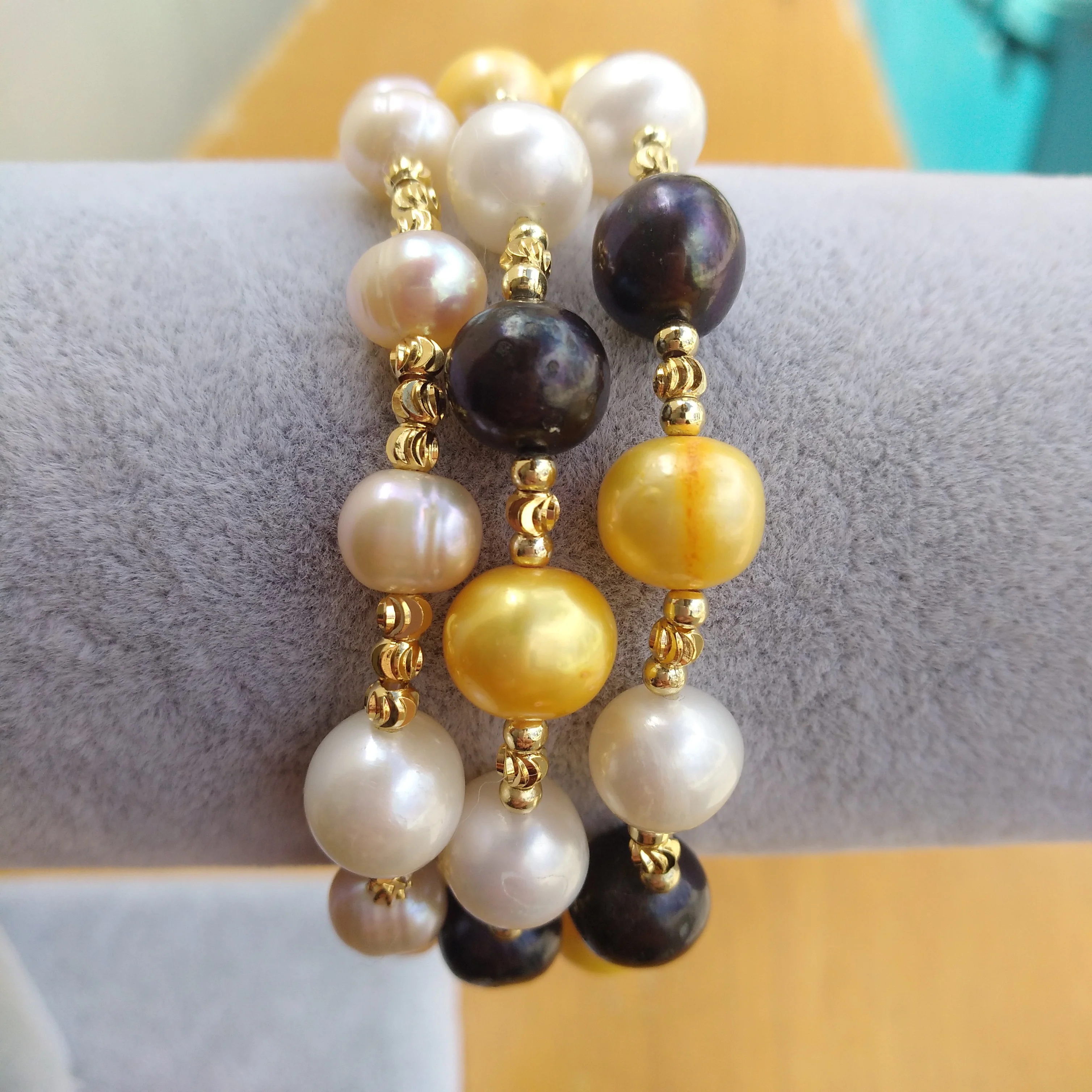 

Three Strand Natural White Multi-Color Aaa+South Sea Pearl Bracelet Beautiful Design