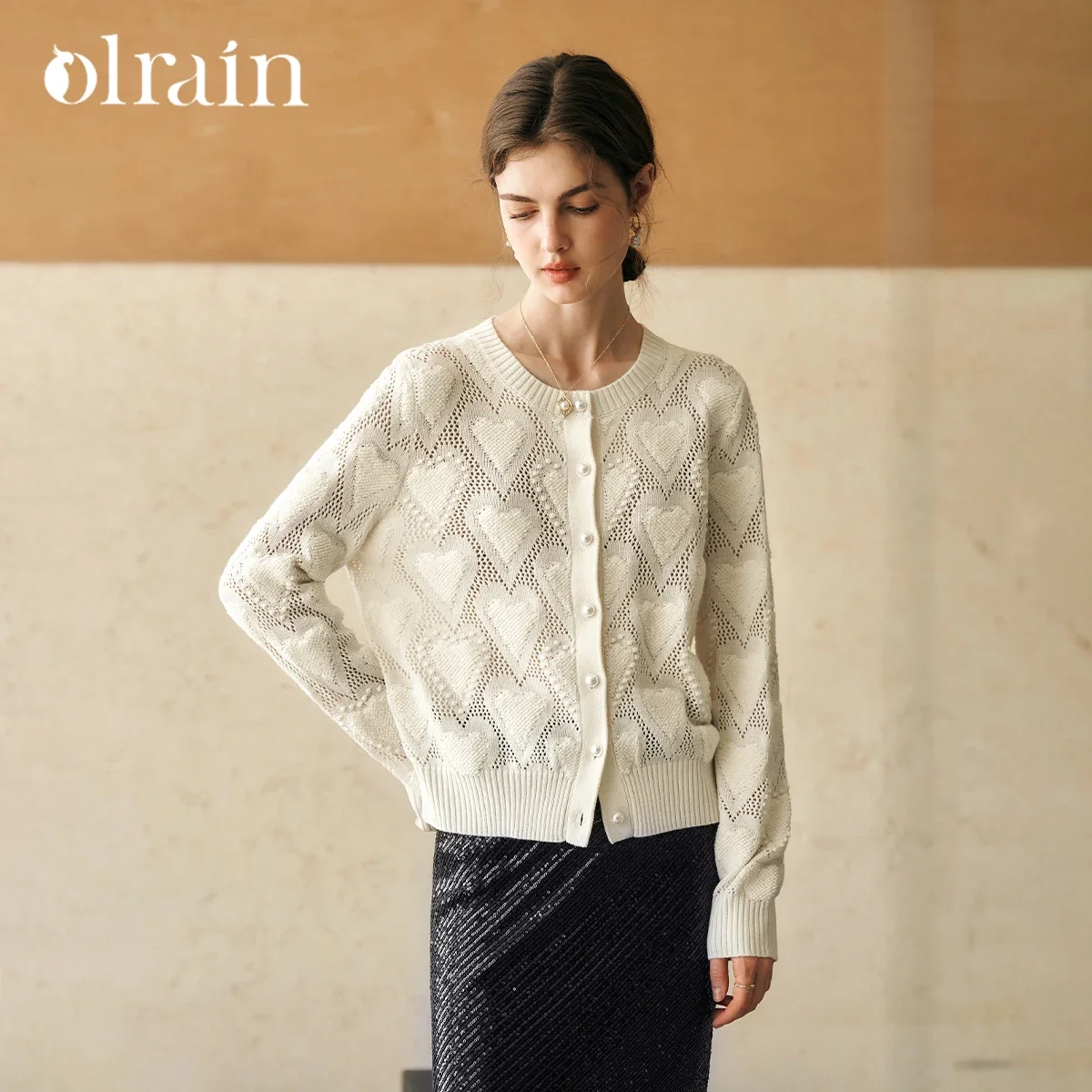 

OLrain Cotton Straight Cardigan Women 2025 Spring Love Jacquard Hollow-out Solid Lazy Cozy Pearl Button Knit Jumpers M57CM95852