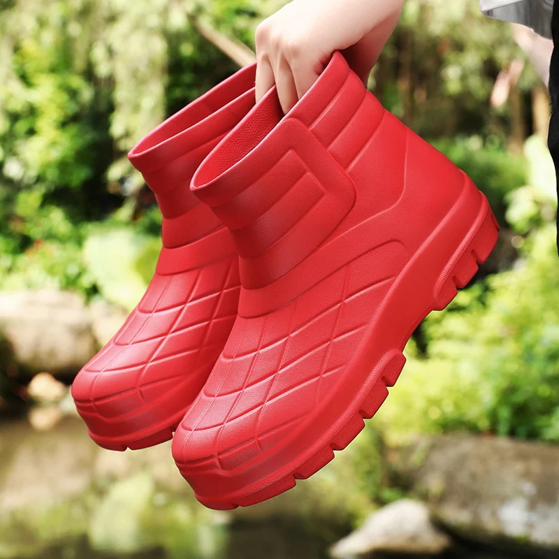 

Летние высокие ботинки для мужчин и женщин, водонепроницаемые и противоскользящие новые повседневные резиновые сапоги на плоской подошве с простым дизайном