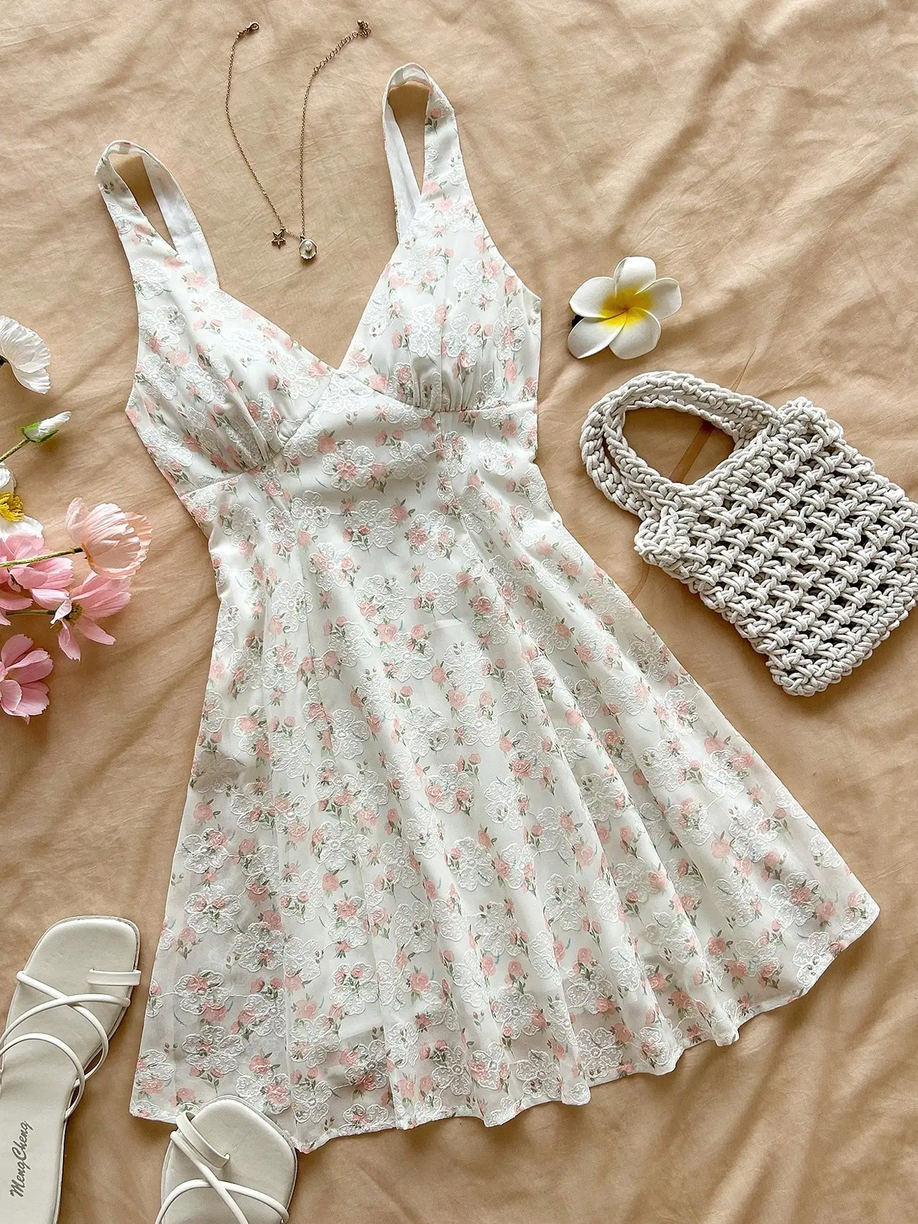 

Women's Floral Print Chiffon Spaghetti Strap A-Line Mini Dress with V-Neck and Open Back