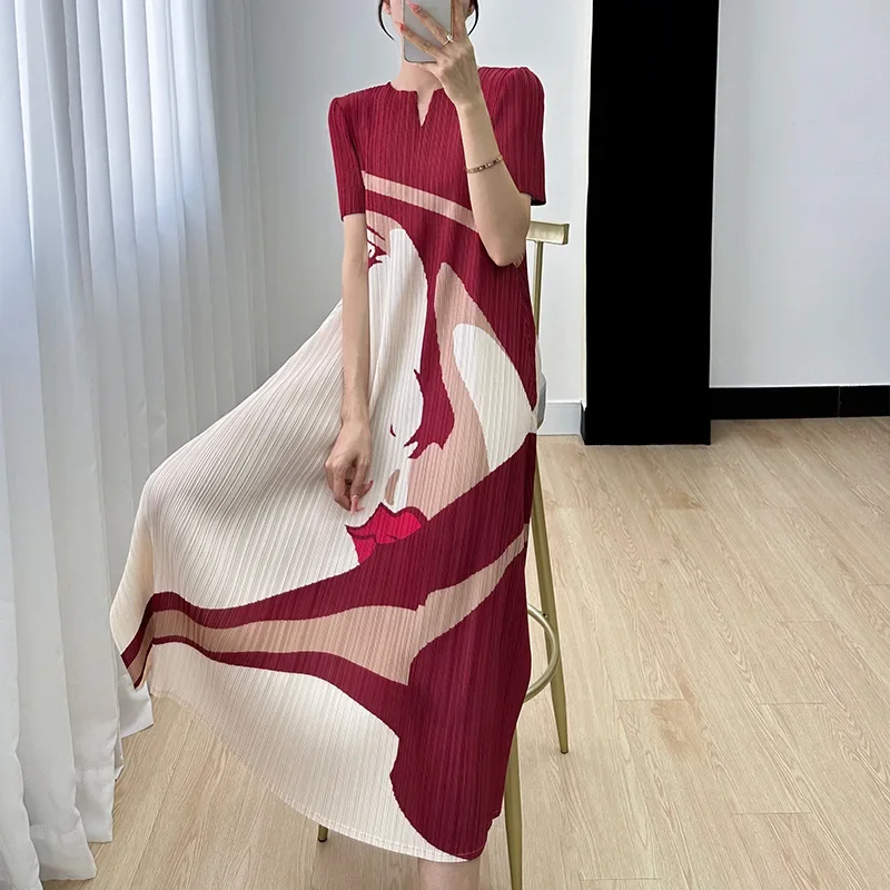 Miyake Style Dress Women Short-sleeved Elegant Temperament High-end V-neck Printed Pleated Long Skirt Large Size 2024 Summer New