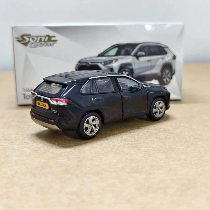 1:64 RAV4 Alloy Compact SUV Car Model Diecast Metal Off-road Vehicles Car Model Simulation Collection Childrens Gifts Decoration