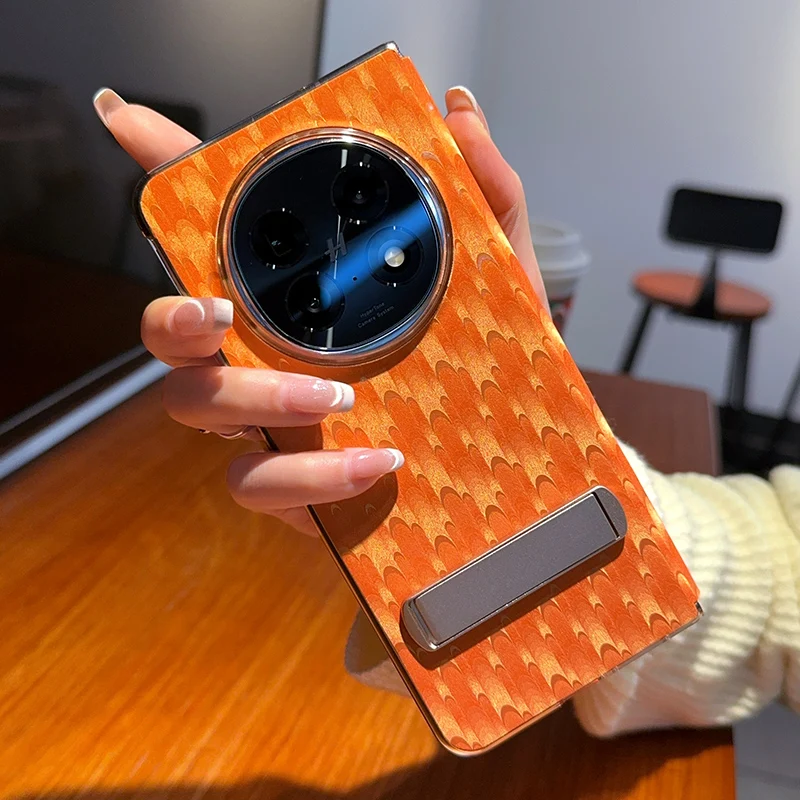 Shiny Peacock Patte…