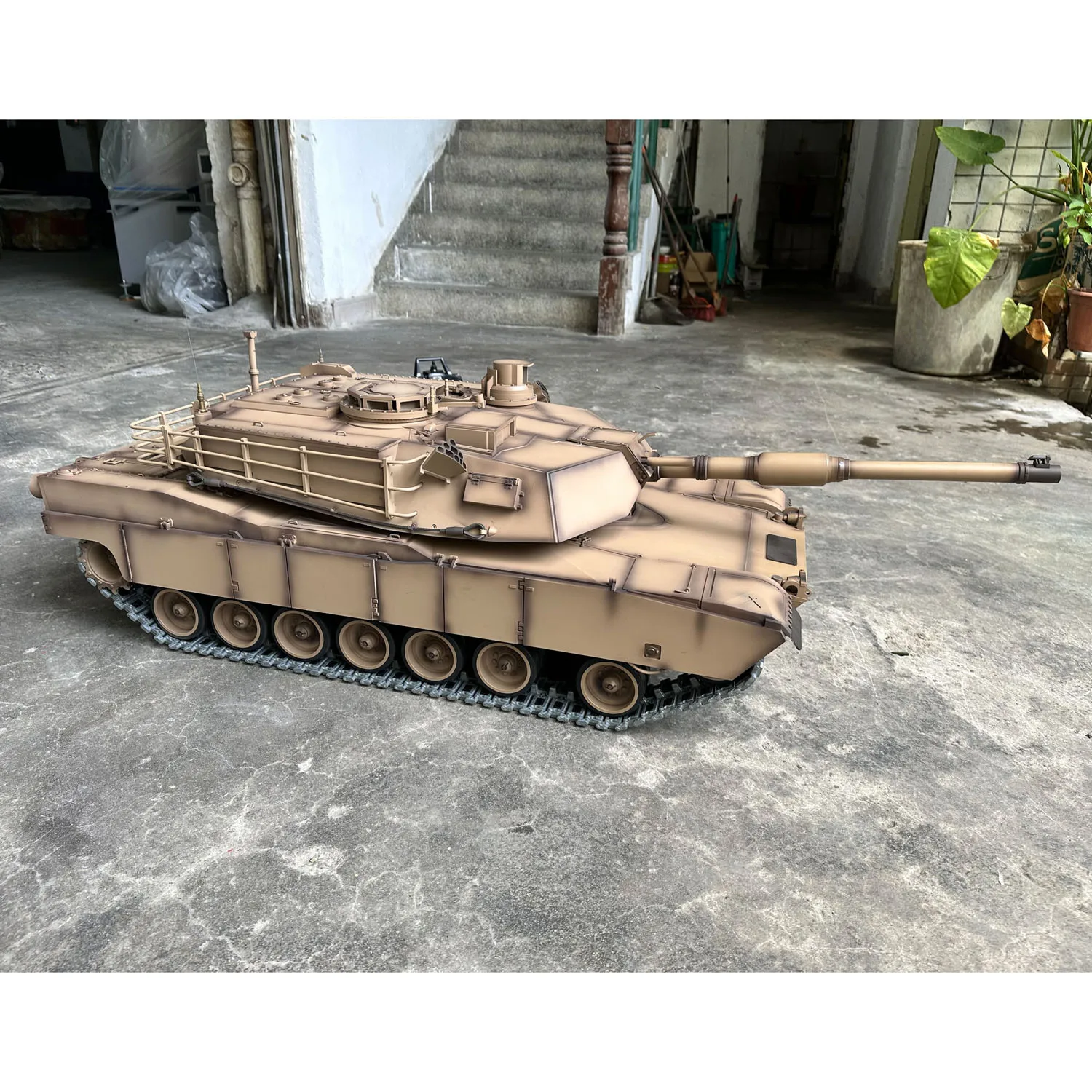 1239MM Henglong 1/8 Bilancia Full Metal Radio Tank 3918 USA M1A2 Abrams RTR 360 Torretta Rotary Barrel Recoil Elevation