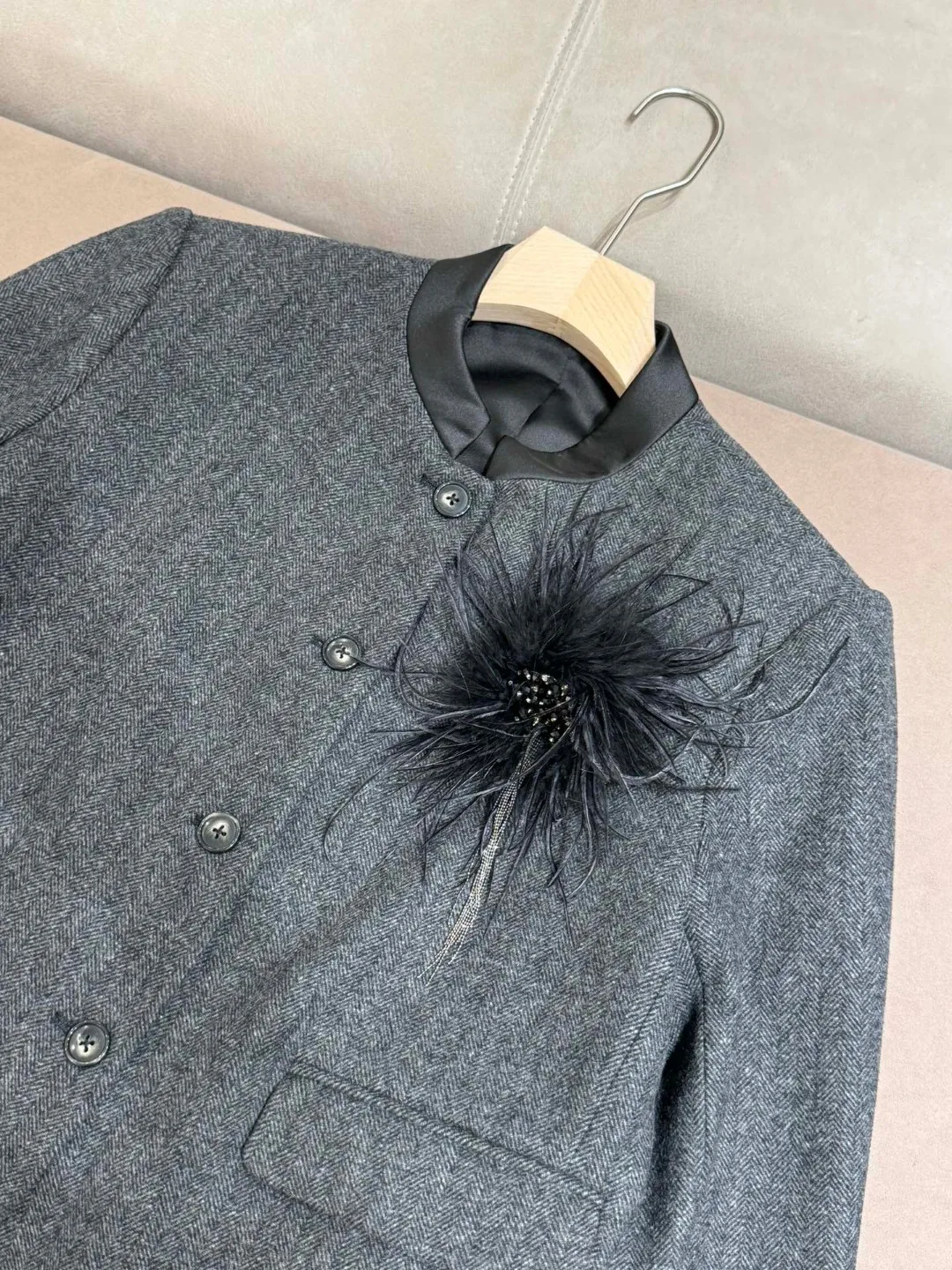 Elegant office style exquisitely ostrich feather decorated herringbone wool suit