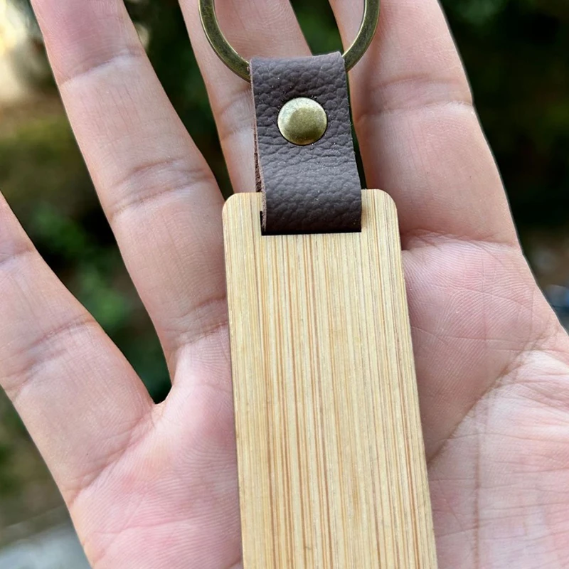 100Pcs Blank Wooden Keychain with PU Leather Strap Unfinished Wood Key Tag for Pets Dog Cat Name ID Holder