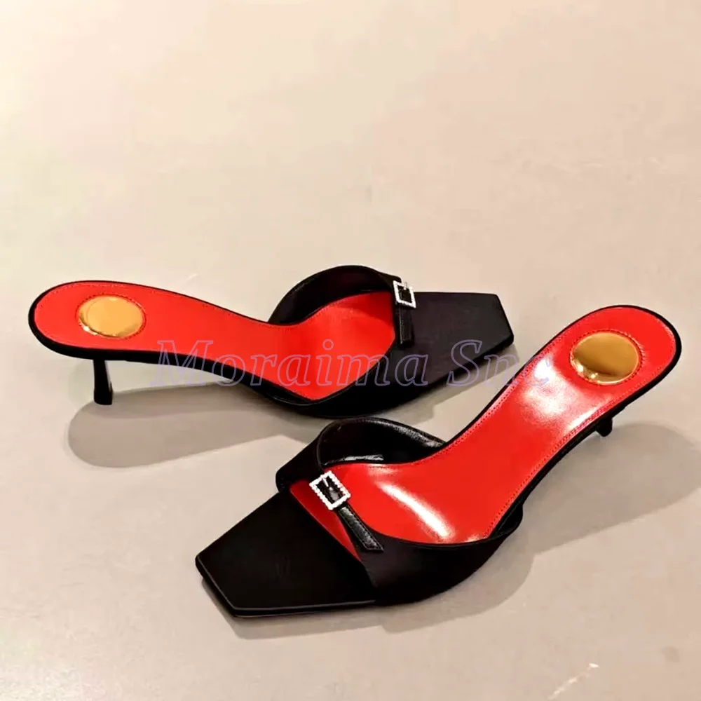 الساتان مشبك ساحة تو البغال الضحلة الانزلاق على خنجر عالية الكعب أسود الصلبة مثير المرأة شبشب صيفي مأدبة حفلة 2025 جديد #1