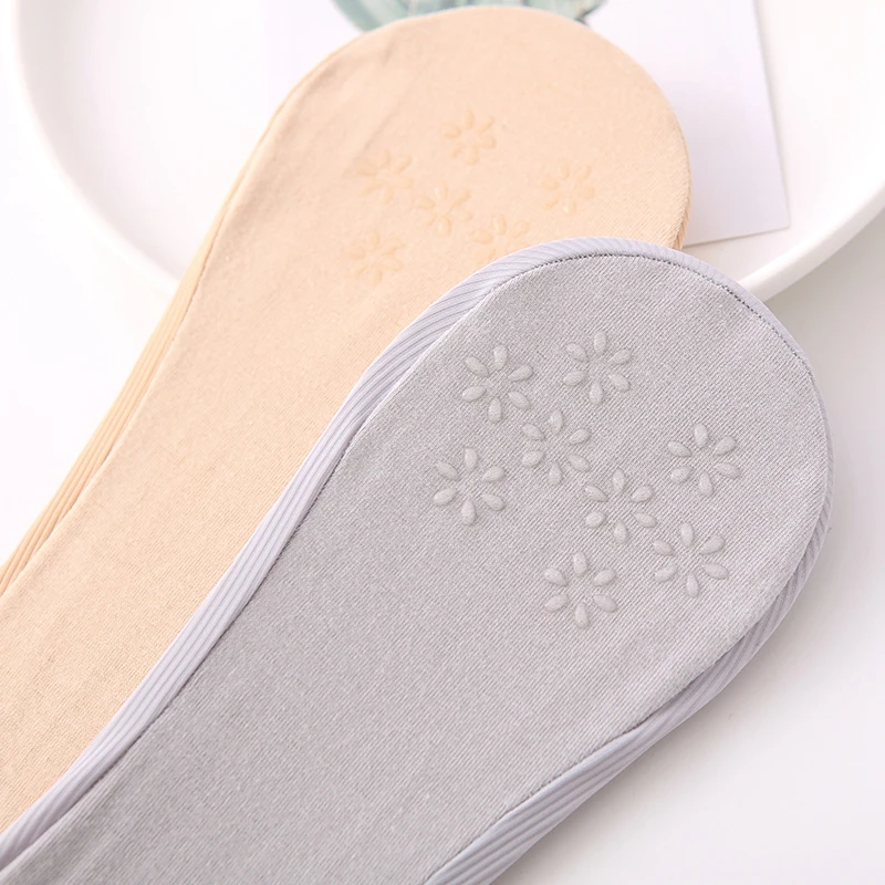Summer Women Invisible Socks Low Cut Thin Fashion Short Boat No Show Socks Slippers Silicone Antiskid Ice Silk Girl Sock