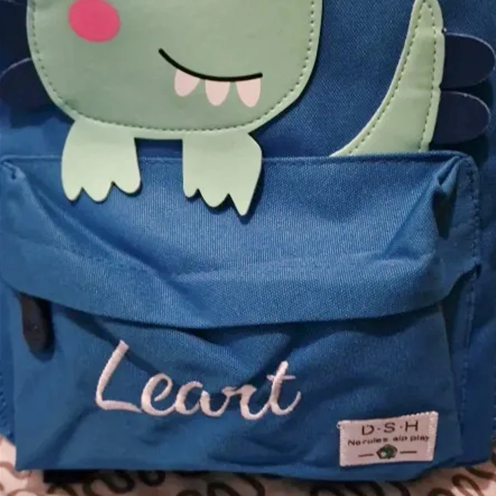 Maßge schneiderte Cartoon niedlichen Kinder rucksack personal isierten Namen kleinen Dinosaurier Kinder Grundschule Rucksäcke Outdoor-Snack-Tasche