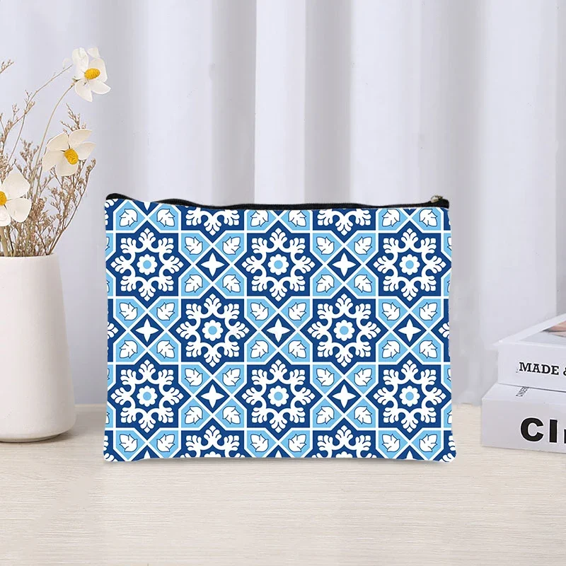 Watercolor Ceramic Tiles Pattern Cosmetic Case Retro Luxury Makeup Pouch Travel Storage Bag Perfume Lipstick Makeup Brush Clutch