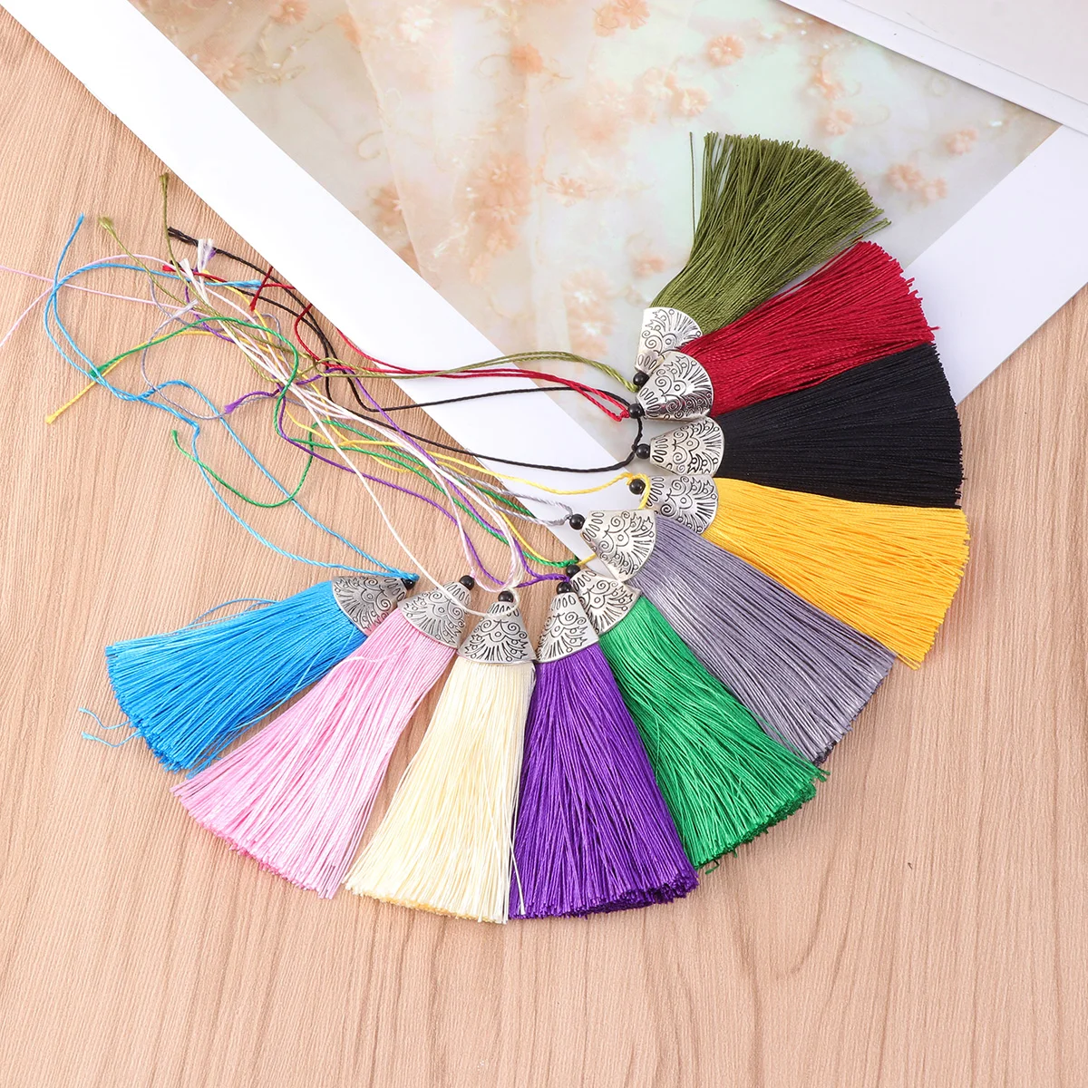 

10Pcs Metal Cap Tassel Pendant Handmade Silk Tassels for DIY Necklaces Bracelets Bookmarks Party Wedding Favor