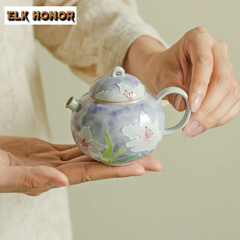 145ml Hand-painted Lily Fragrant Round Belly Teapot Ancient Tea Infuser Pot Tea Maker Kettle With Ball Hole Tableware Ornaments