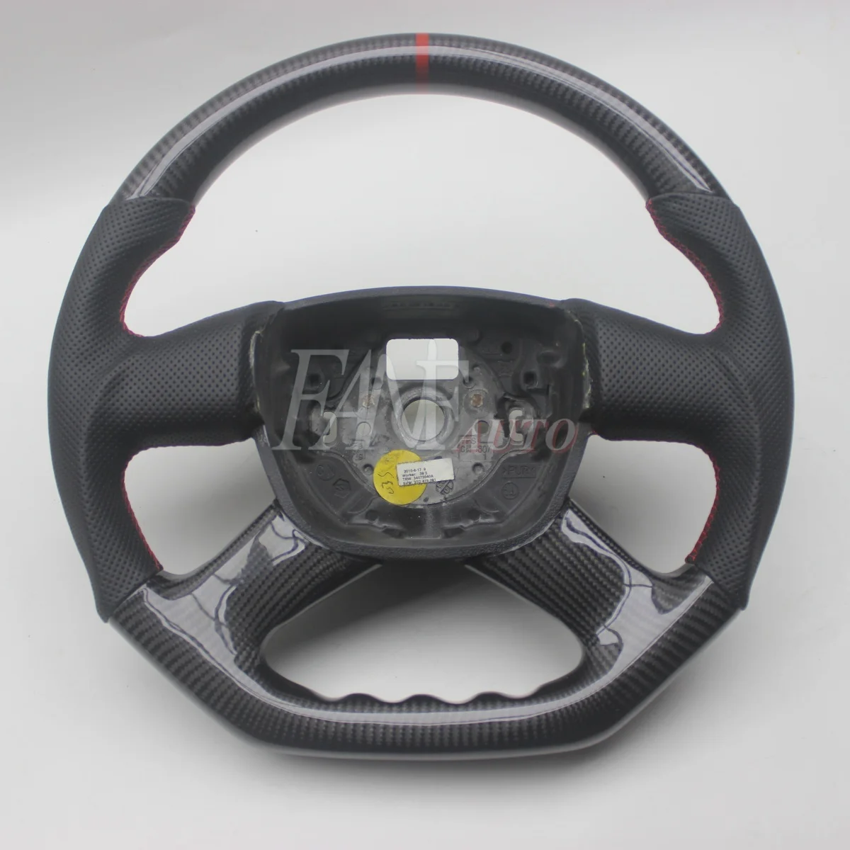 

Сменный руль из настоящего углеродного волокна с кожей для Skoda Superb 2013-2015 гг.