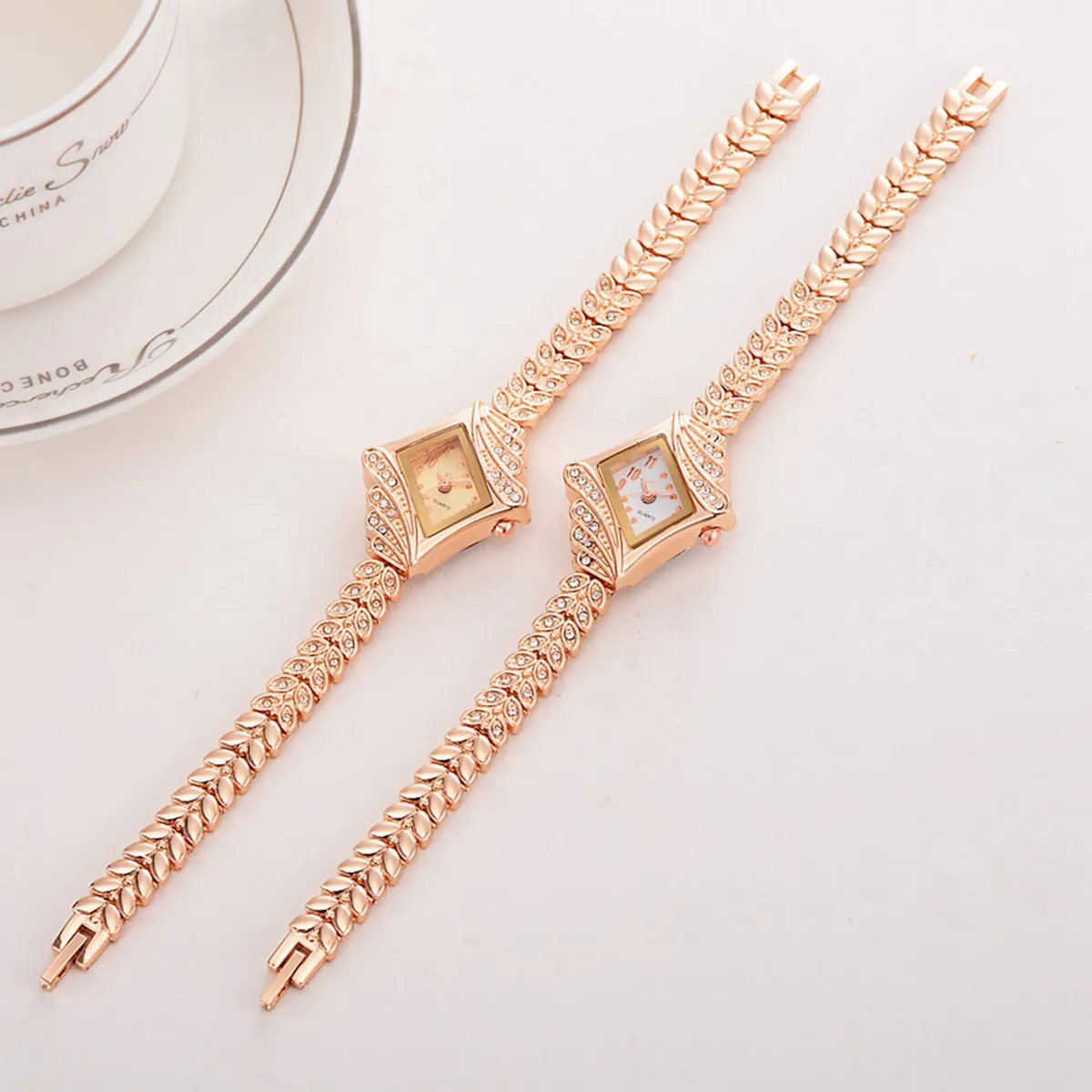 Women's Golden Rhombus Crystal Quartz Watch Fashion Bracelet Stylish Wristwatch Perfect Gift for Birthday Valentine's Day