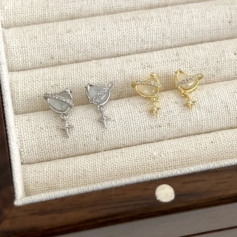Sweet Versatile Micro Pave Cat Eye Heart Shaped Stud Earrings Unique Delicate Fashion Jewelry for Women Girls Daily Party Wear