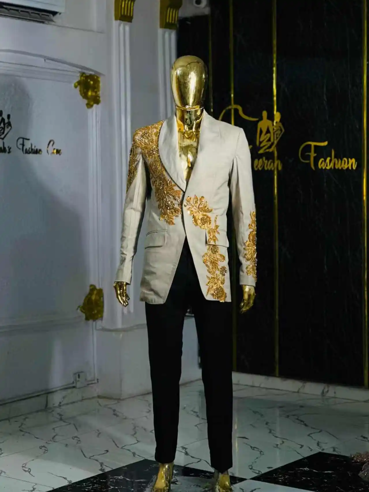 Luxury Men Suits Set 2 Pcs White Blazer+Black Pant Trousers Wedding Tuxedo Golden Crystals Formal Office Groom Male Jacket Coat