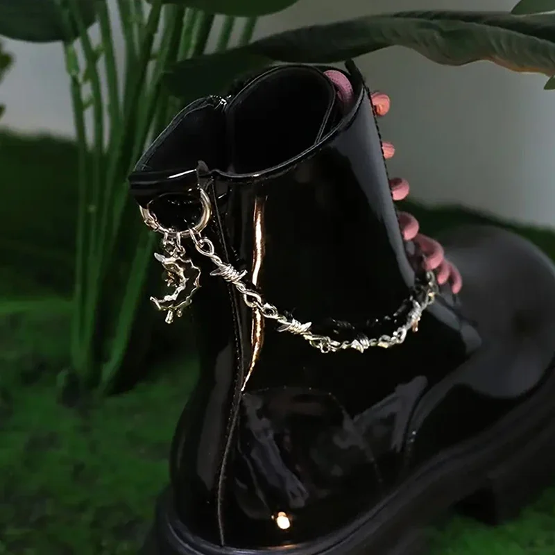 Rantai Dekorasi Sepatu Retro Gothic Punk dengan Duri Ganda yang Dapat Dilepas, Mekanisme Gesper Mudah Dilepas, Aksesori Fashion DIY Ideal