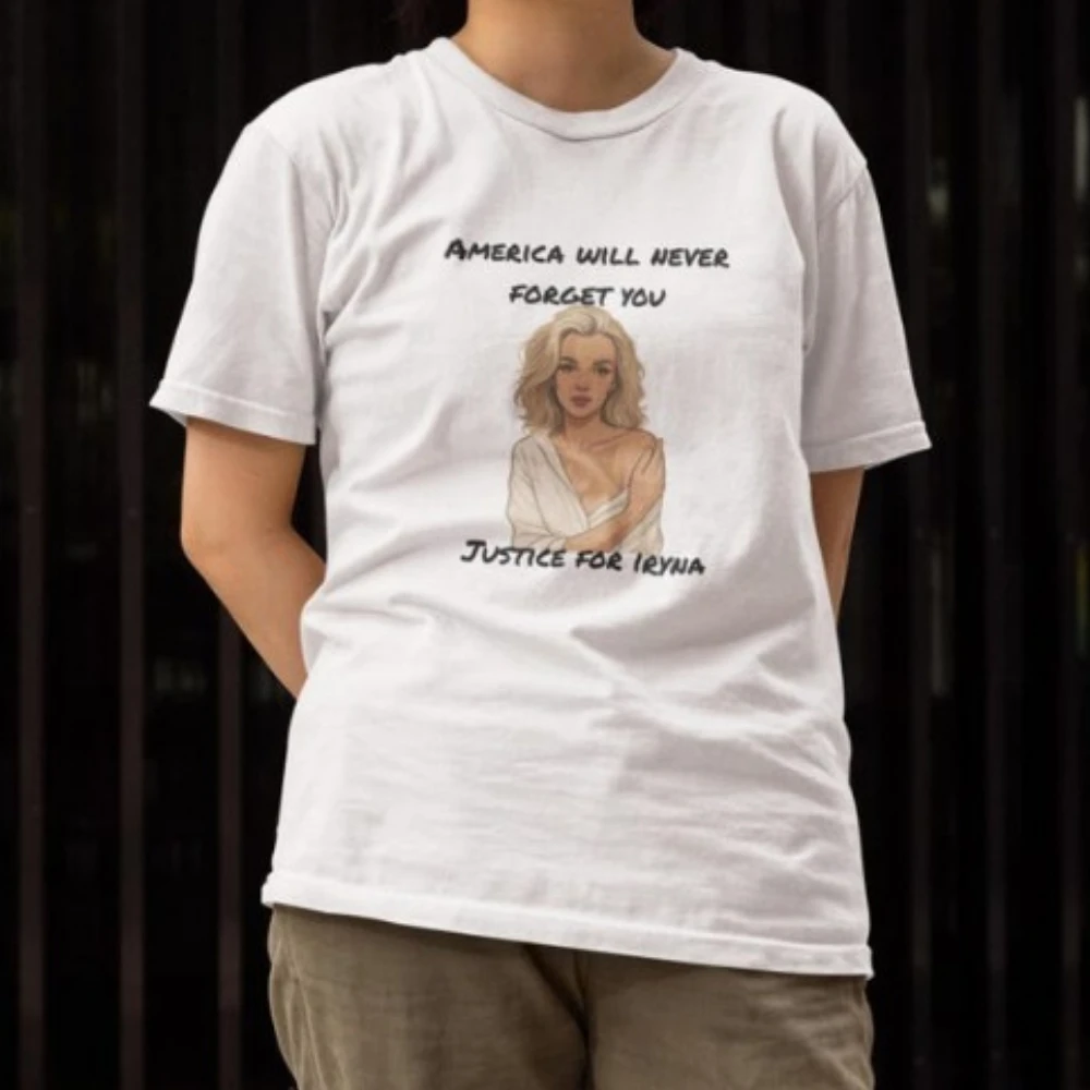 العدالة لـ Iryna Zarutska التي شيرت أمريكا لن ننسى أبدًا تي شيرت ولاية كارولينا الشمالية ملابس الحروف النسائية البلوز #1