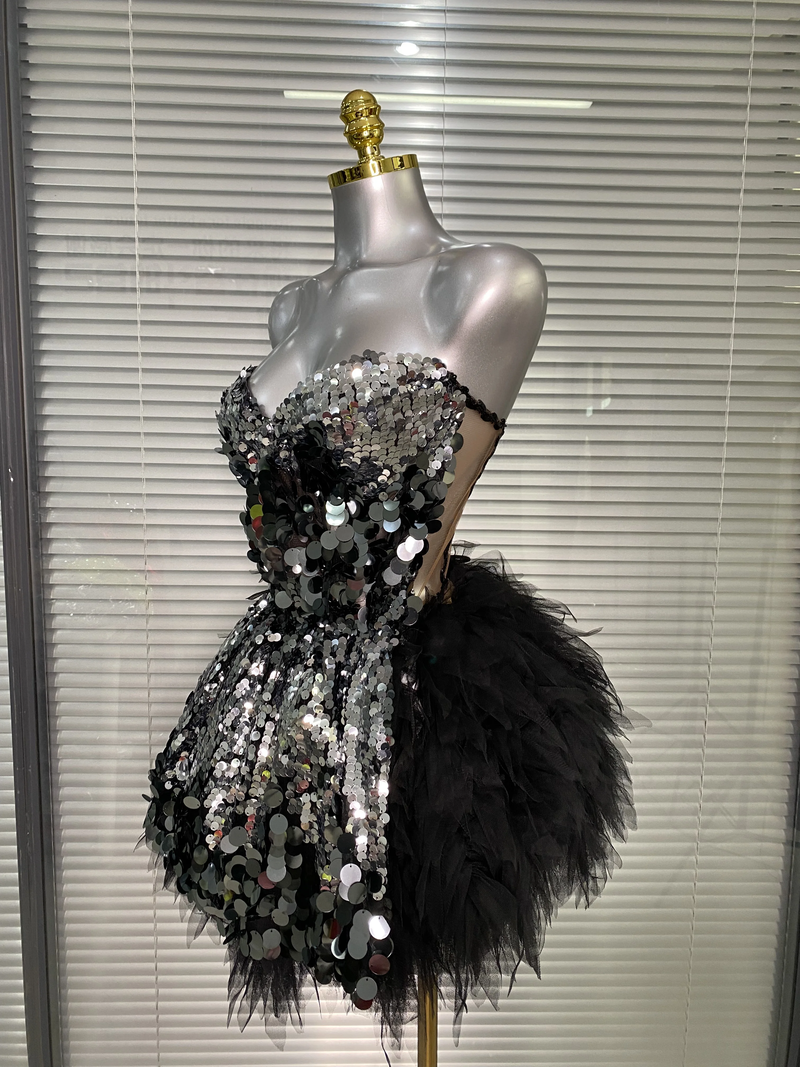 

Women Sexy Sequins Black Two Pieces Set Tutu Night Club Skirt Suits Singer Dancer Stage Performance Costume