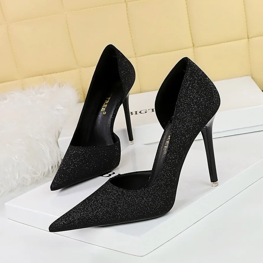 

Ladies Slim Heels Shallow Mouth Pointed Side Holes Shiny Shining Fabric High Middle Heels Women's Single Shoes Women Pumps