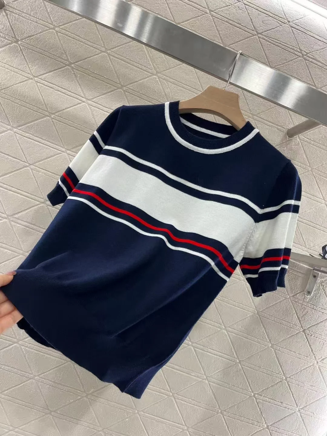 Customized High-End Women's round Neck Striped Knitted Shirt Short-Sleeved Elegant Fashion Top for Professional Settings