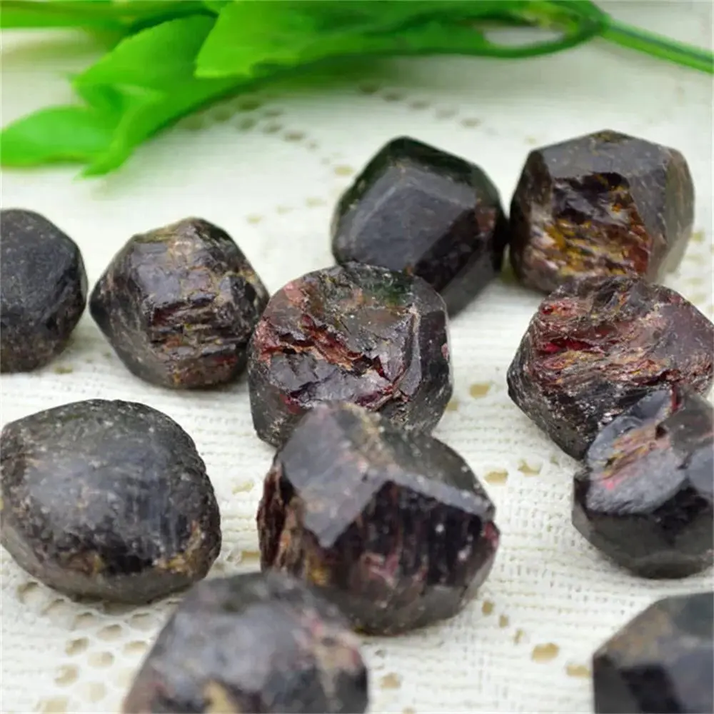 

Garnet Ore Natural Original Healing Energy Stone Rough Quartz Crystal Mineral Specimens Jewelry Making Raw Gemstone