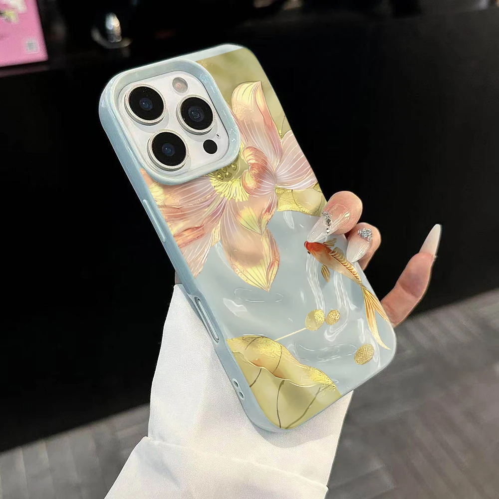Luxuriöse Koi- und Lotus-Glücks-Handyhülle für iPhone 17 16 15 14 13 12 11 Pro Max 14 Plus 17 Air Falten-Wellen-Soft-Silikon-Cover – Detail 2