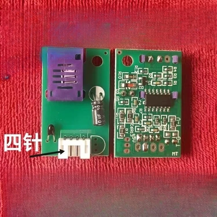Variant: Four pin socket