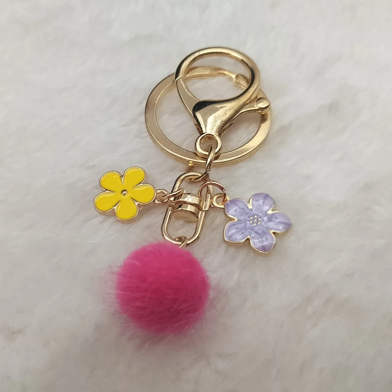 Korean artificial fluffy flower pompom keychain, ladies handbag, car crystal pompom keychain, fashion enamel jewelry keychain