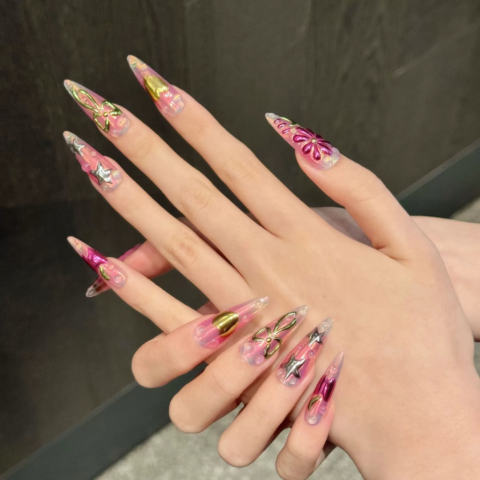 10 個プレスオン爪スパイシーガールマジックミラーパウダーアーモンド手作り付け爪 3D 花星装飾ロング付け爪ウェアラブル