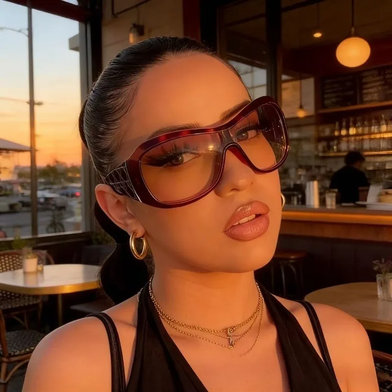 

Retro Luxury Large Frame Sunglasses Women Fashion Sexy Punk Hip Hop Street Shot Personality Eyewear Grunge Y2k Sunglasses Women
