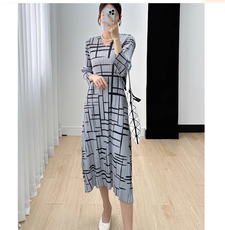 HOT SELLING Miyake three quarter round collar fold stripe print  A-LINE  dress IN STOCK