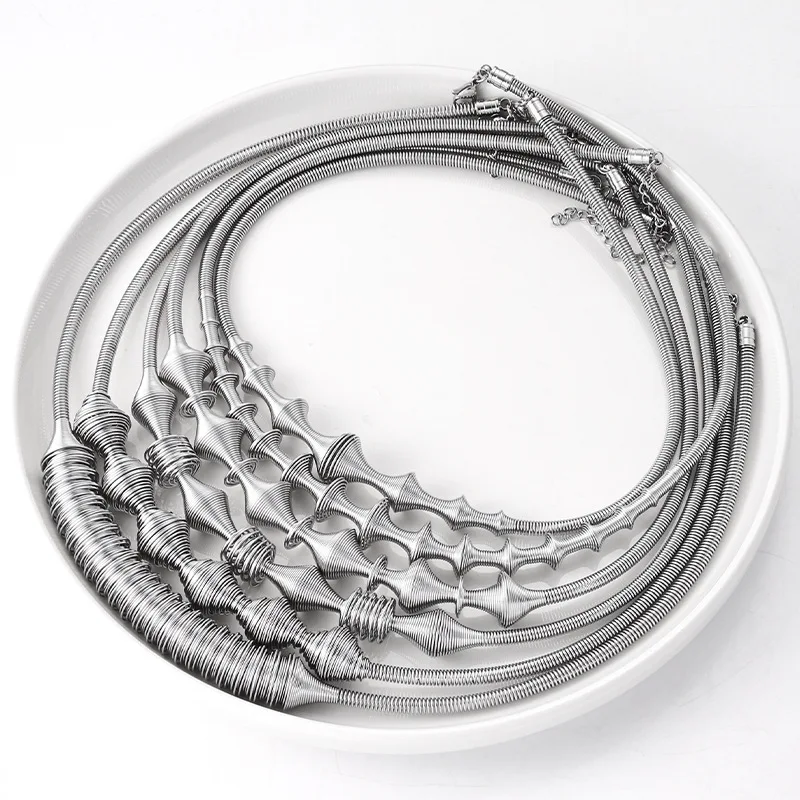 New Geometric Stainless Steel Spring Necklace Personalized Silver Plated Non-fading Elegant Versatile Retro Jewelry Collar Chain