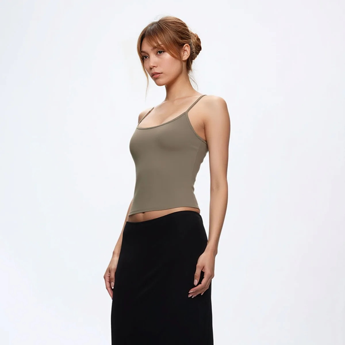 C-GEM-A camiseta sin mangas corta que adelgaza la cintura con un estilo casual deportivo, un top muy versátil que es un favorito de la chica picante.