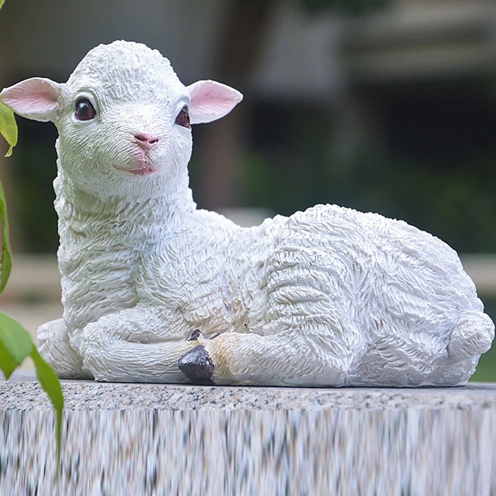 

Sheep Statue Hand Made Lifelike Lamb Shape Figurine Resin Garden Sculpture For Indoor Outdoor Decoration