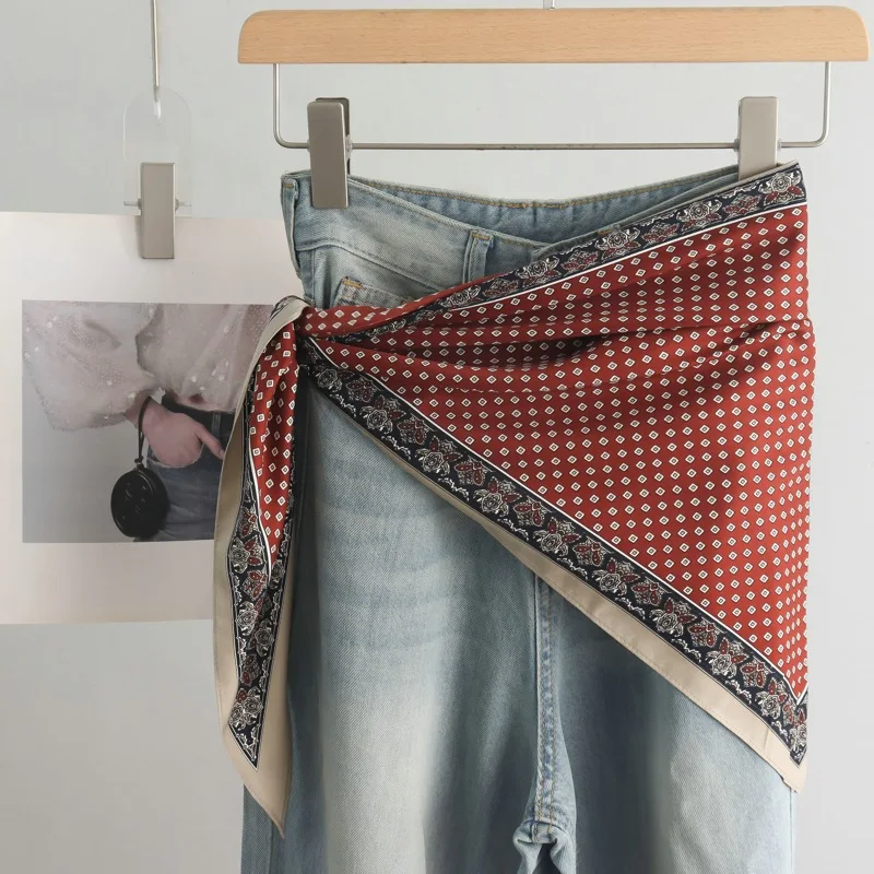 2026 Lenço Triangular de Sarja com Efeito Empilhado, Versátil e Decorativo, para Atar na Cintura, como Lenço de Cabeça ou Gravata de Pescoço, para um Estilo em Camadas