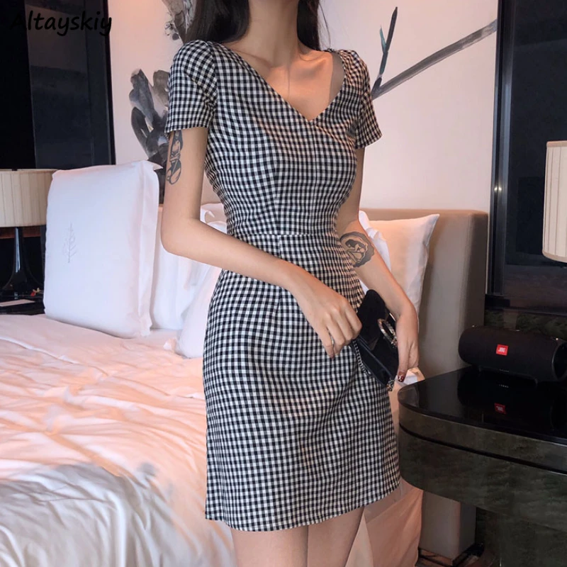 Dress Women Summer Tender Chic Vintage Plaid V-neck Fashion Sexy French Style Office Ladies Young Popular Vacation Stylish Ins