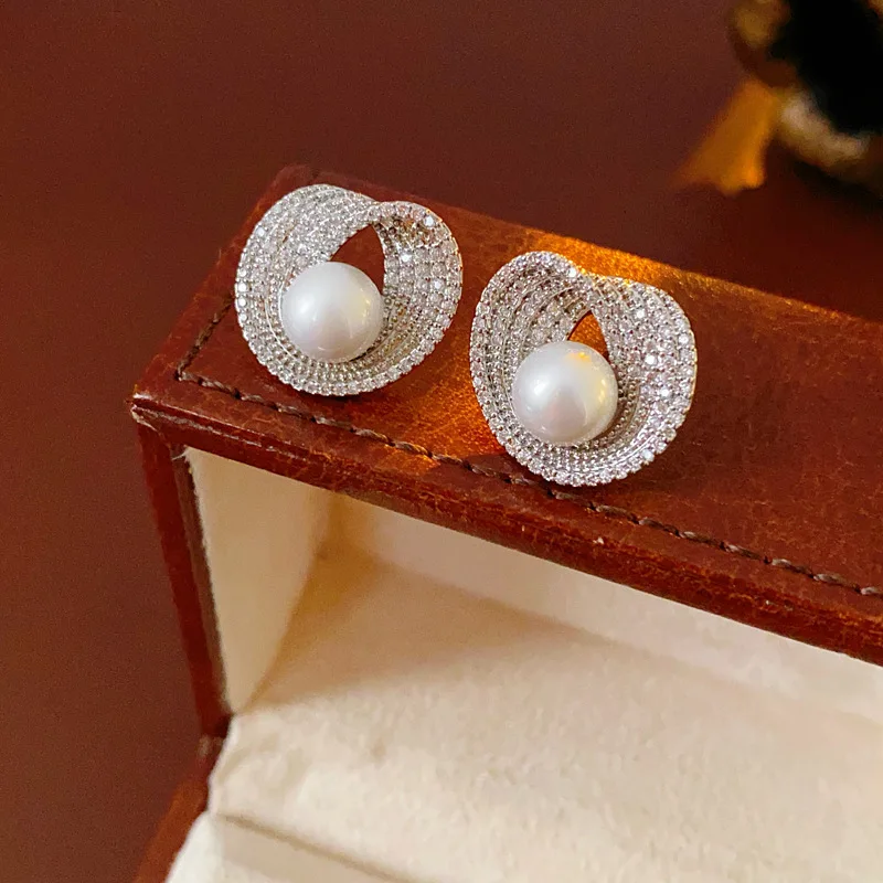 Zircon Round Pearl Earrings for Women Personality Irregular Stud Earring Temperament High Sense Simple Jewelry Wedding Girl