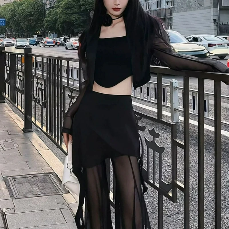 

Лето 2026, короткие пальто с выдолбленными бретелями на талии, подплечники, костюм, простые сетчатые лоскутные брюки, комплект из двух предметов для женщин