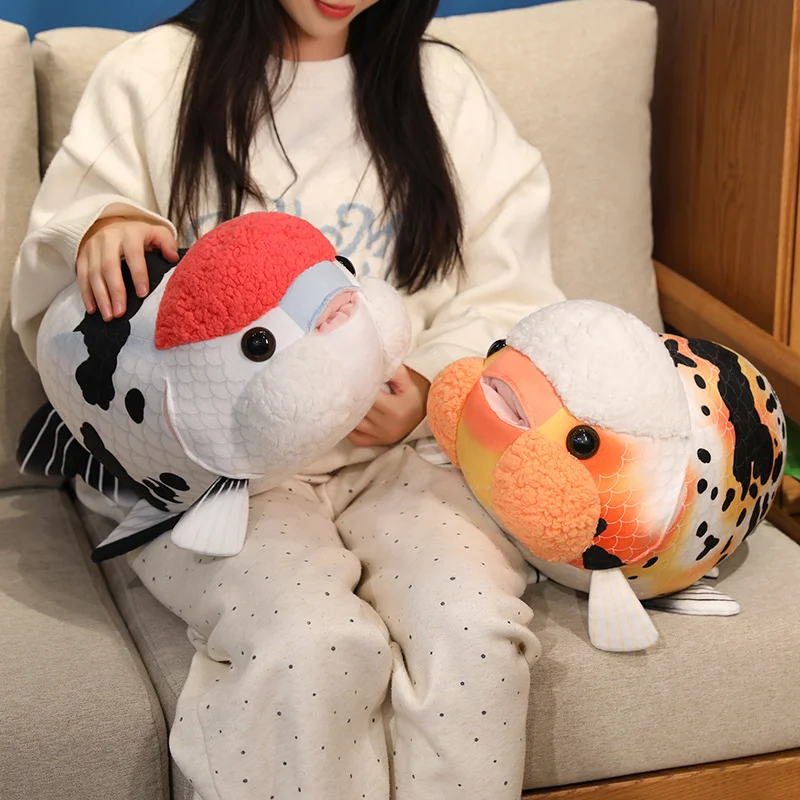 Hot Groothandel Levensechte Vis Pluche Knuffel Goudvis Grote Hoofd Zacht Kussen voor Zoo Park Souvenir Mooie Lan Shou Animal Plushie