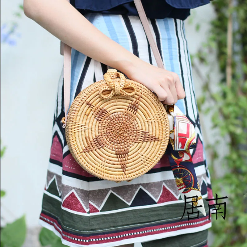 Retro Round Handmade Straw Woven Bag New Crossbody Bag Shoulder Bag Straw Woven Women Bag Summer Beach Bag