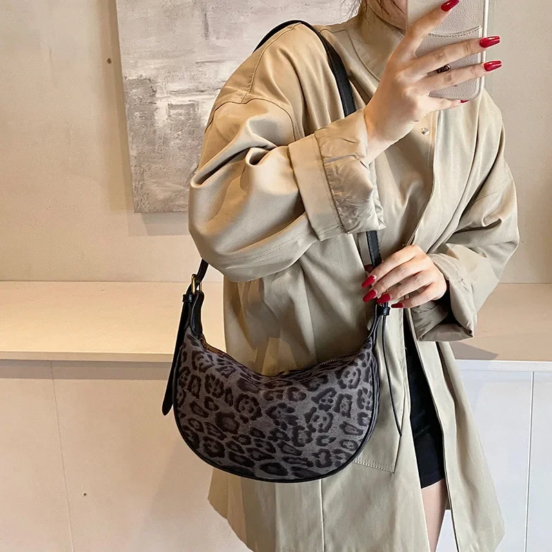 Bolsa de axila com estampa de leopardo, bolsa de ombro feminina, retrô, camurça fosca, bolsa crossbody para mulheres, bolsas de grife, bolsa e bolsas