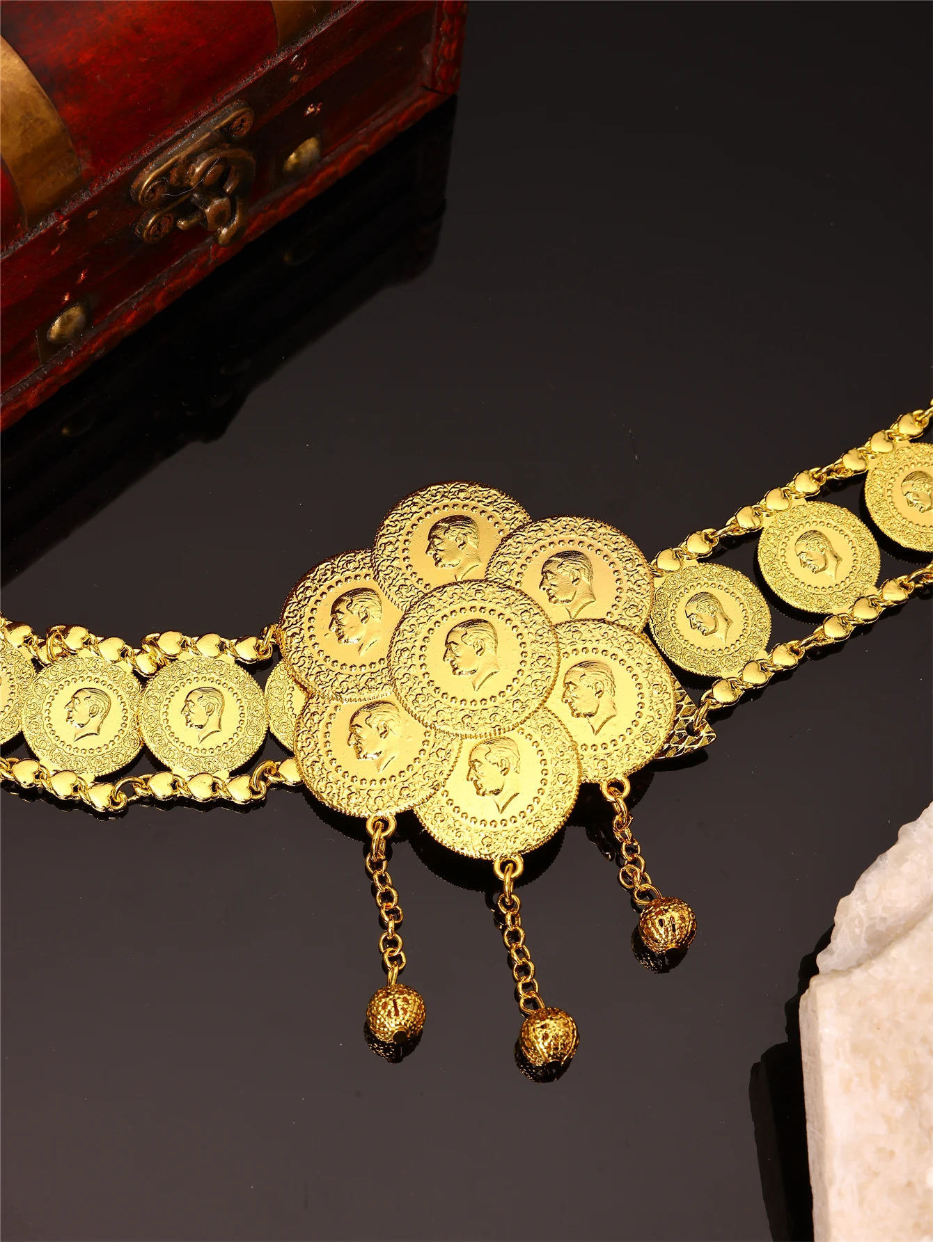 1 Pc Retro Women's Robe Belt - Flower Carved Portrait & Metal Pendant Adjustable Length Wedding Banquet Jewelry Waist Chain