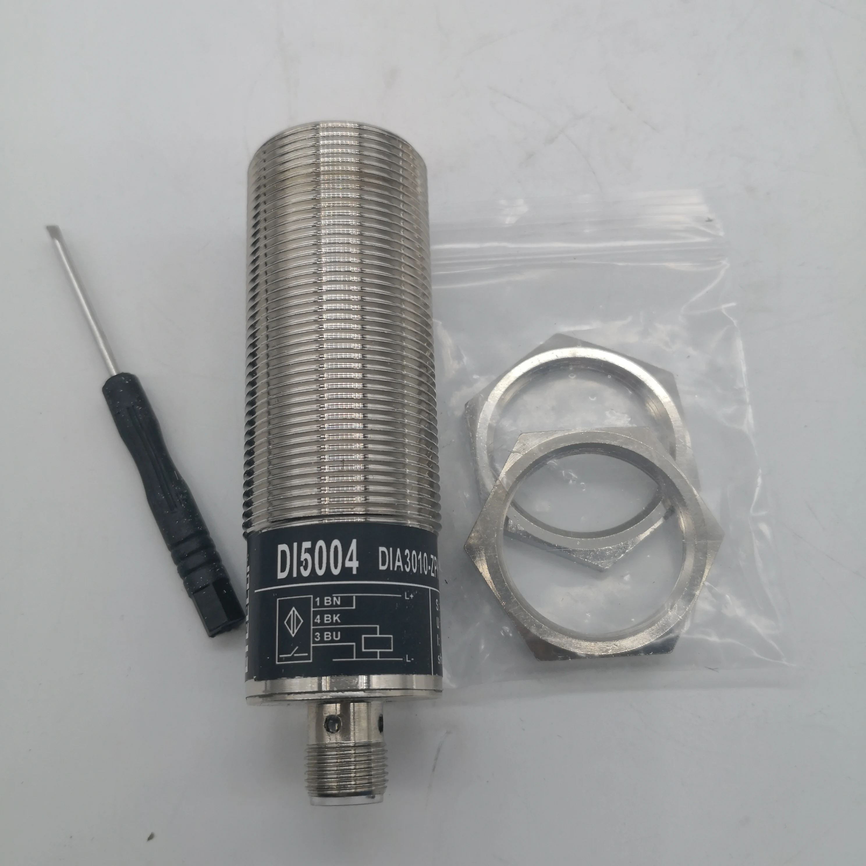 Sensor Kapasitif DI5004 Stok Besar Buatan Cina