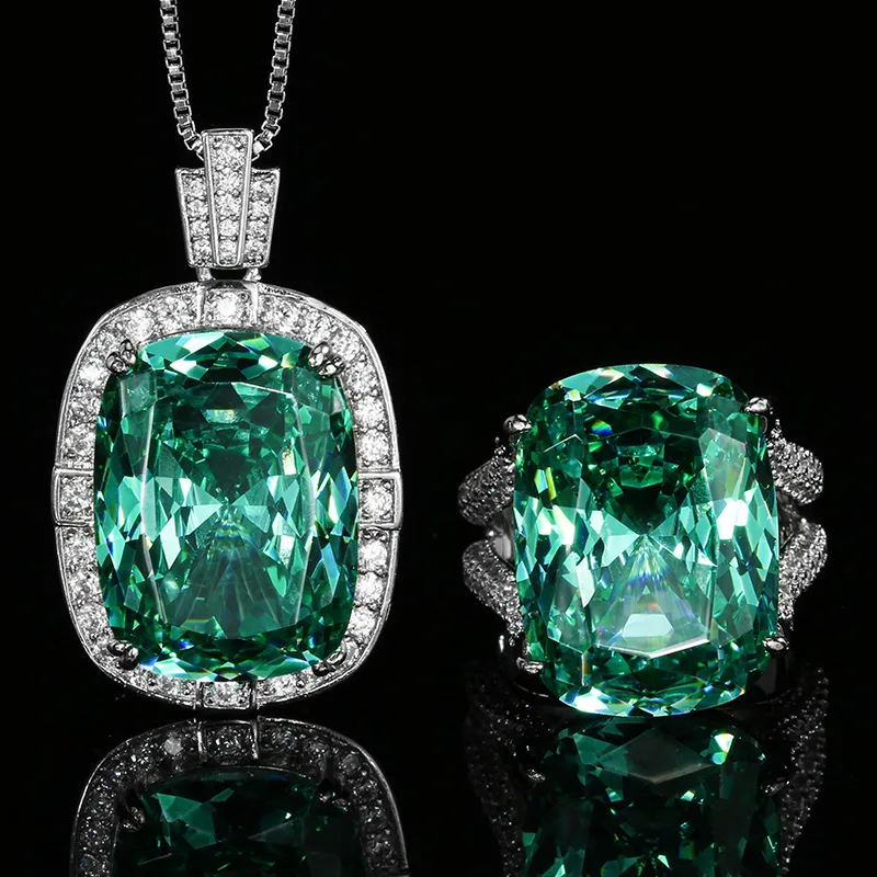 

Ювелирное изделие: Кольцо с камнем Параиба в форме птичьего гнезда, зеленое, простое, квадратное, основной камень 15*20 мм, оптом