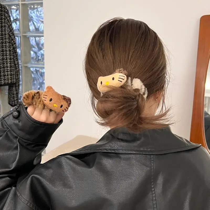 ซานริโอ เฮลโล คิตตี้ ที่รัดผมลายเสือดาว น่ารัก ตุ๊กตาขนนุ่ม ยางรัดผมยืดหยุ่นสูง เครื่องประดับผม ของขวัญวันเกิดสำหรับเด็กผู้หญิง