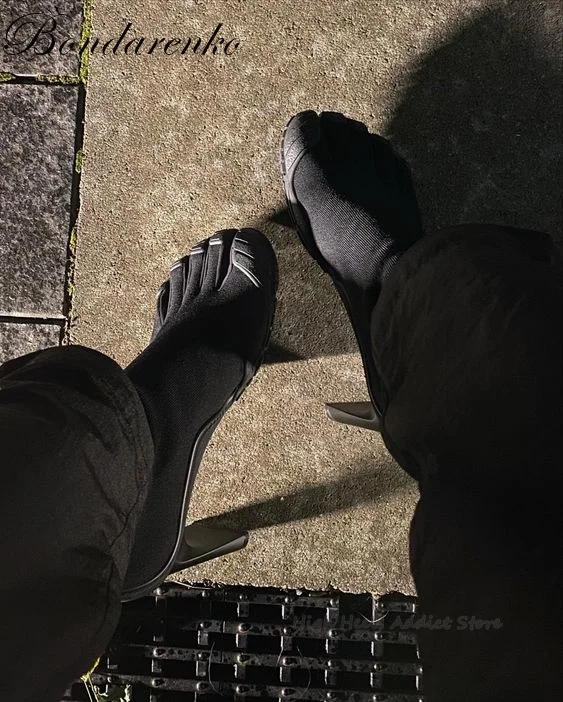 Women New Split-toe Pull-on Booties Five Finger Sock Boots Toe Heeled Black Pink White Strange Style Luxury Design Runway Shoes
