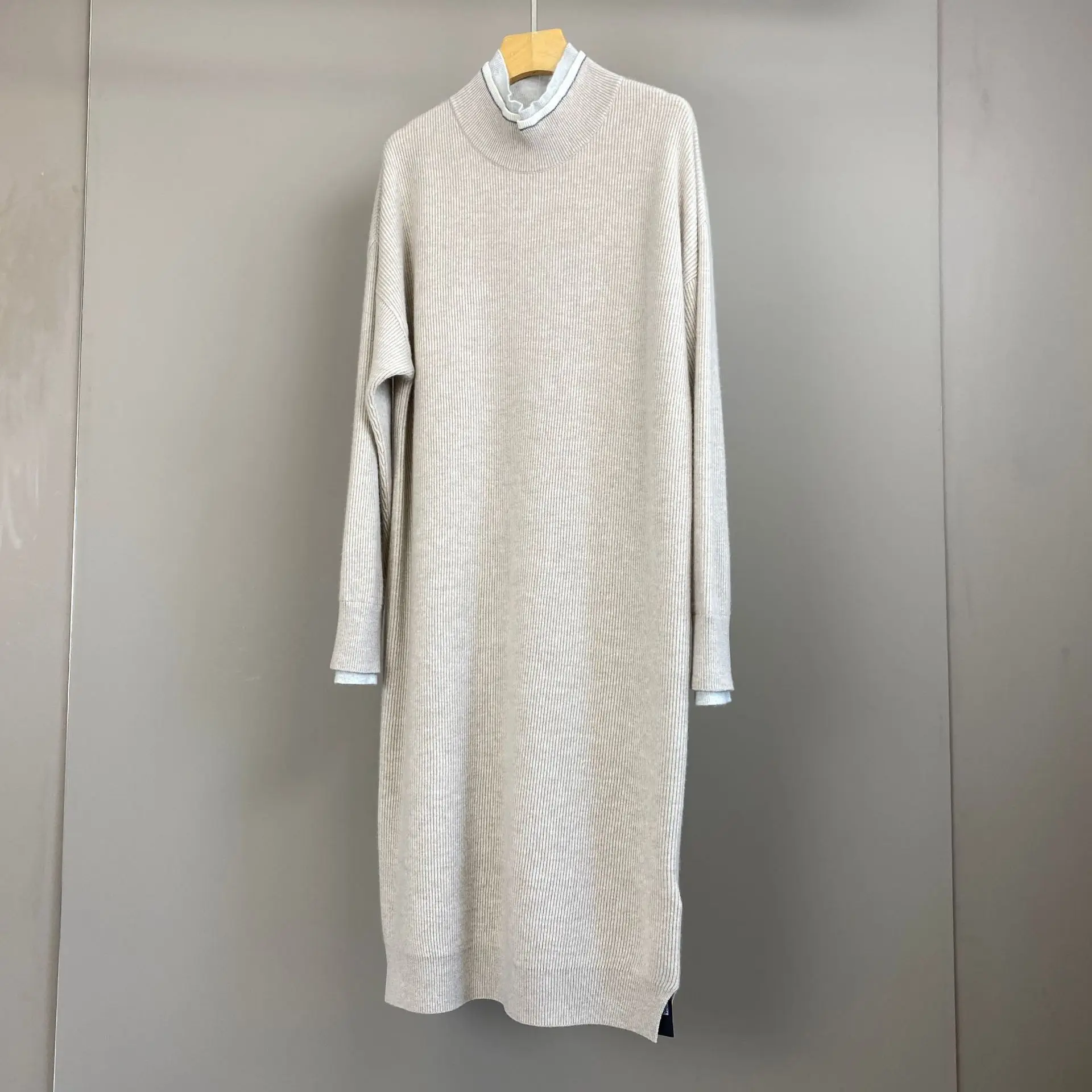 

Новое осенне-зимнее контрастное цветное полуводолазка, однотонное кашемировое платье, модная и универсальная женская одежда